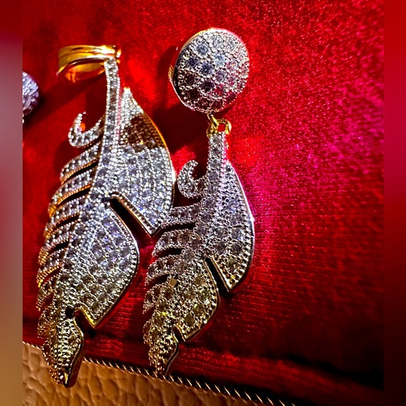 VINTAGE!! Solid Silver & Gold plated and CZ Pendent Set - Picture 4 of 7